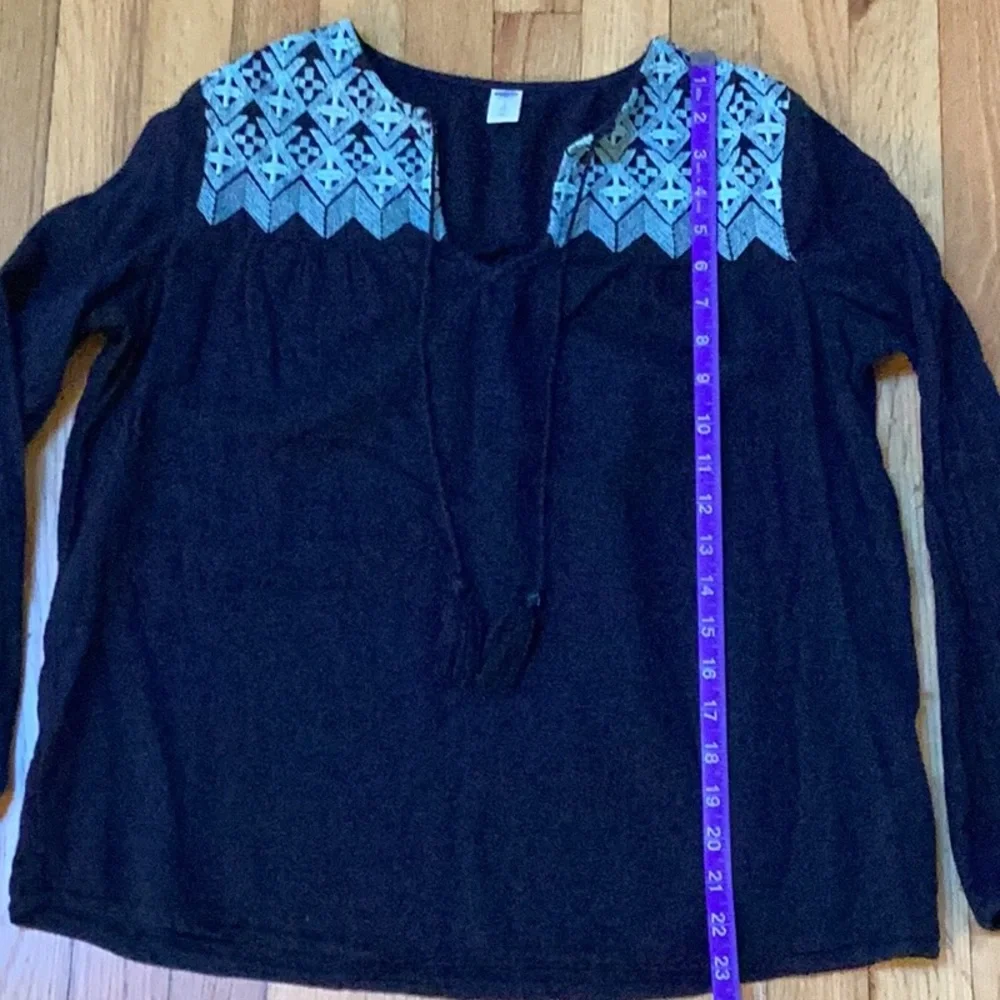Old Navy Embroidered Peasant Blouse, size small tall - Picture 10 of 11